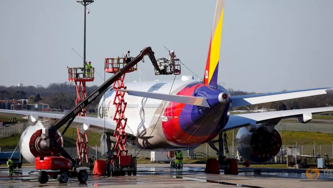 Four South Korean budget airlines submit bids for Asiana cargo unit, sources say