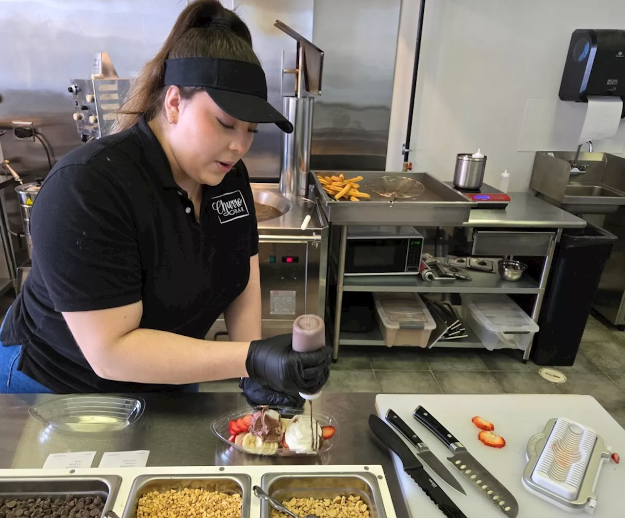 Job layoff prompts woman to pursue her dream, and the Churro Bar in Elgin is born