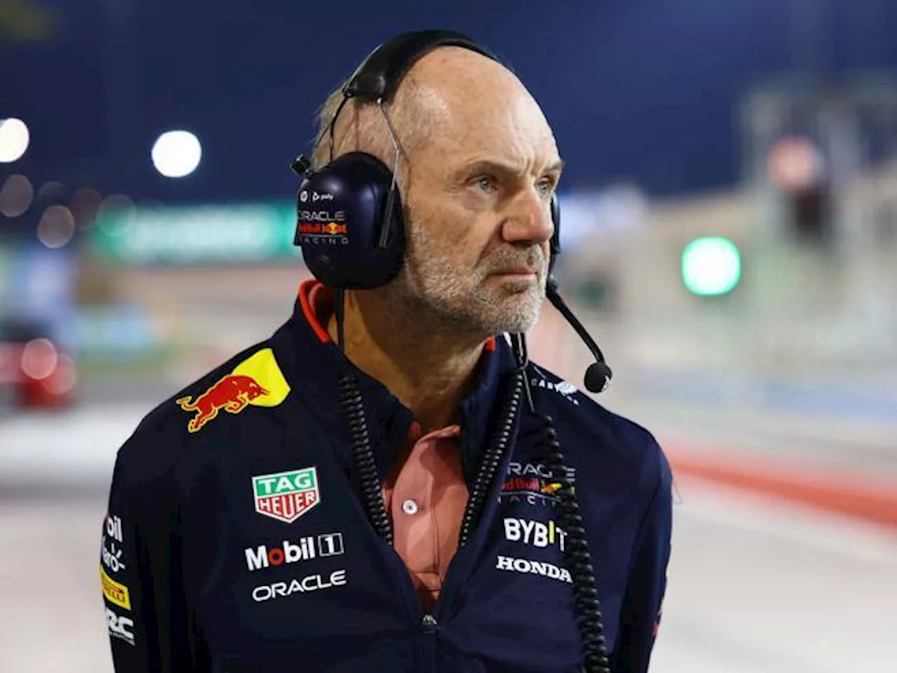 Adrian Newey lascia la Red Bull dopo il caso Horner: chance Ferrari?