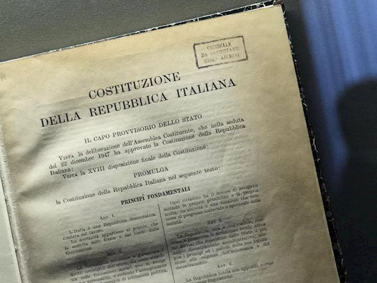 La Costituzione è antifascista? Cosa dice la Carta e perché esprime i valori della Resistenza