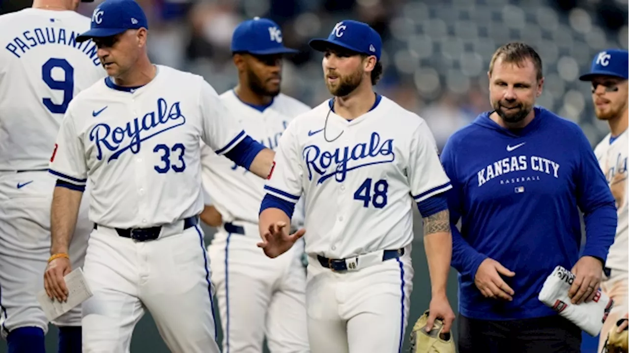 Toronto Blue Jays lose to Royals 4-2