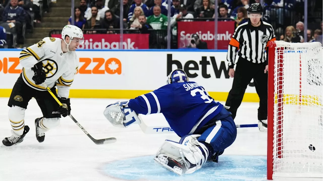 Maple Leafs fall to Bruins in Game 3, trail series 2-1