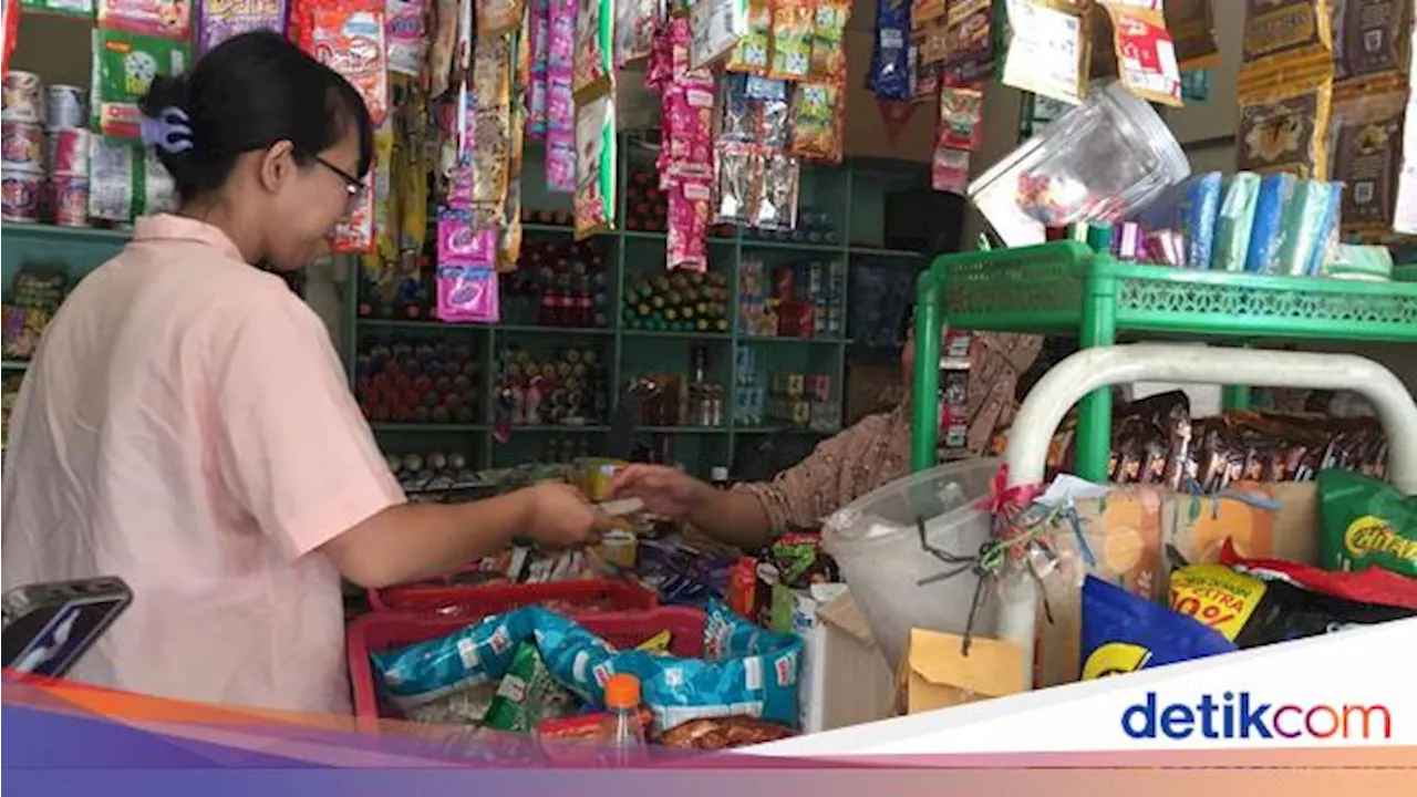 Kerap Belanja Malam, Warga Sayangkan Pembatasan Jam Operasional Warung Madura