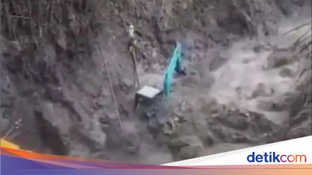 Pekerja Alat Berat di Sumbar Tewas Diterjang Banjir Lahar Dingin Gunung Marapi