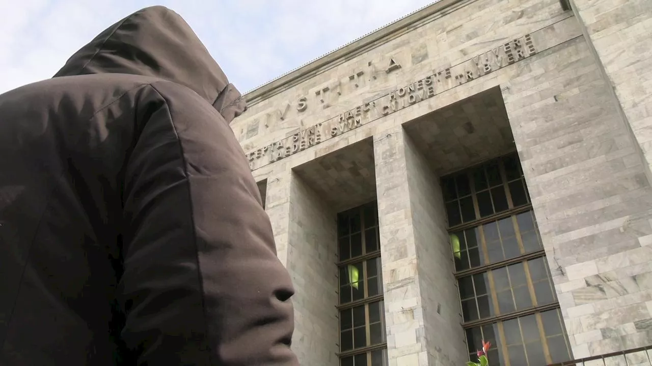 La denuncia di una madre sui pestaggi in carcere al Beccaria: 'Mio figlio ha subito violenze e ho paura per l…