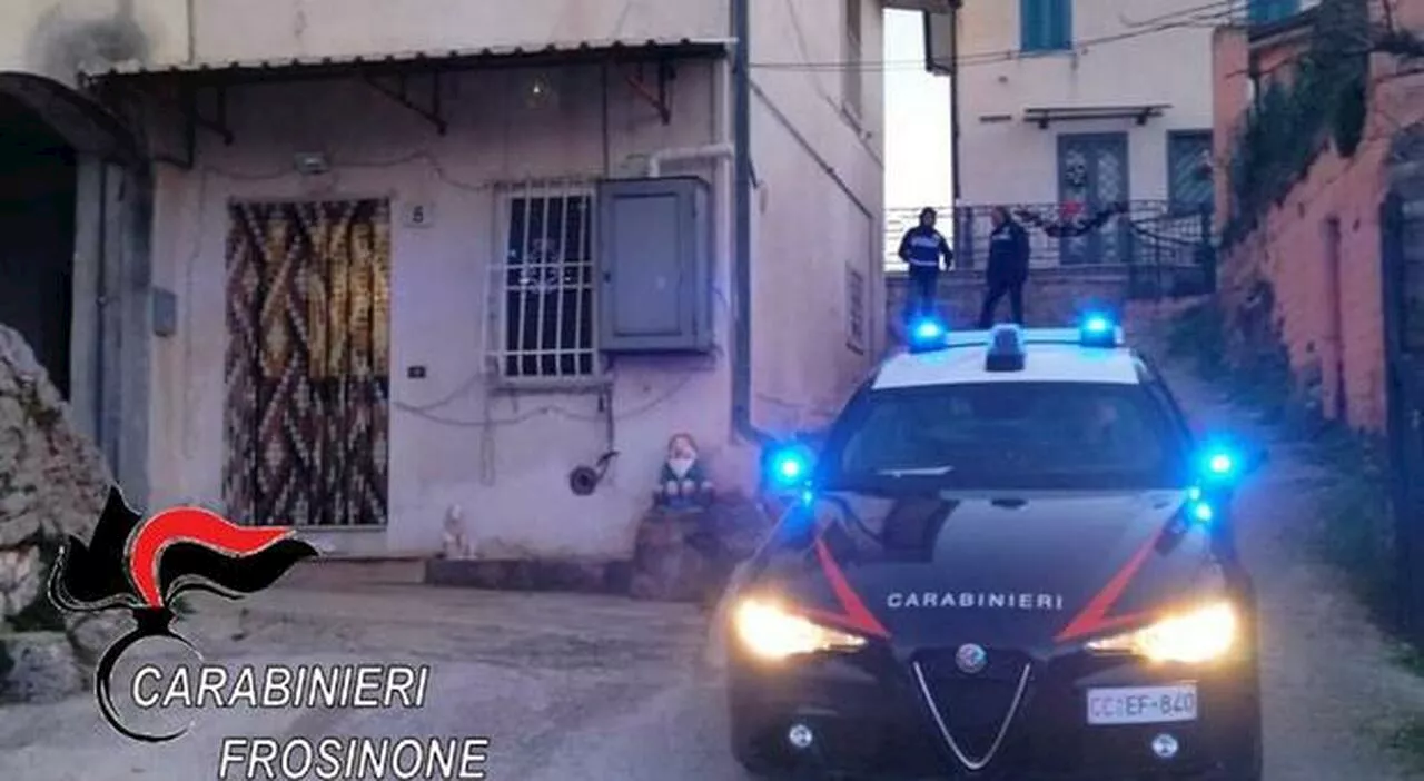 Ruba il borsello del prete, dopo le spese pazze con il bancomat tenta il furto in chiesa: scoperto e denunciat