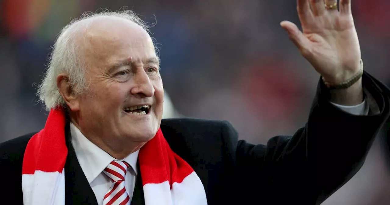 Former Ireland and Sunderland defender Charlie Hurley dies aged 87