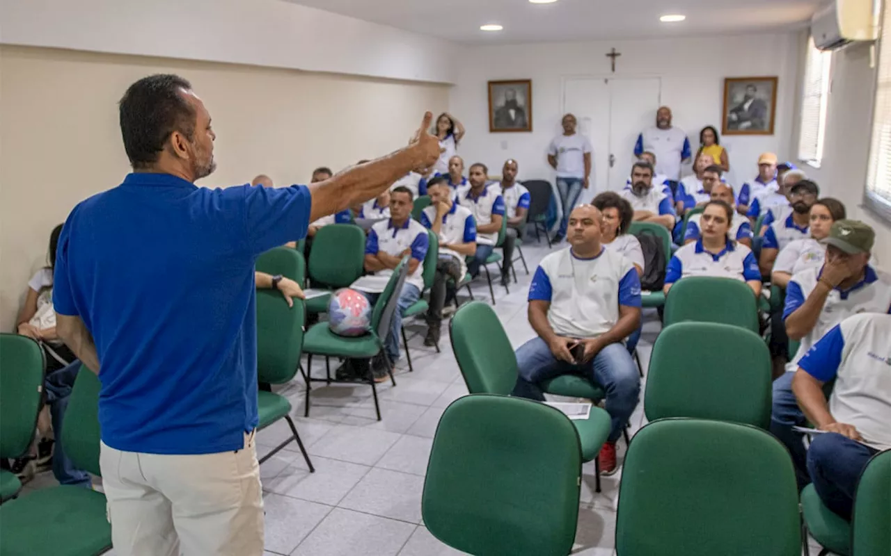 Agentes de Endemias de Macaé recebem treinamento para utilização de novo larvicida