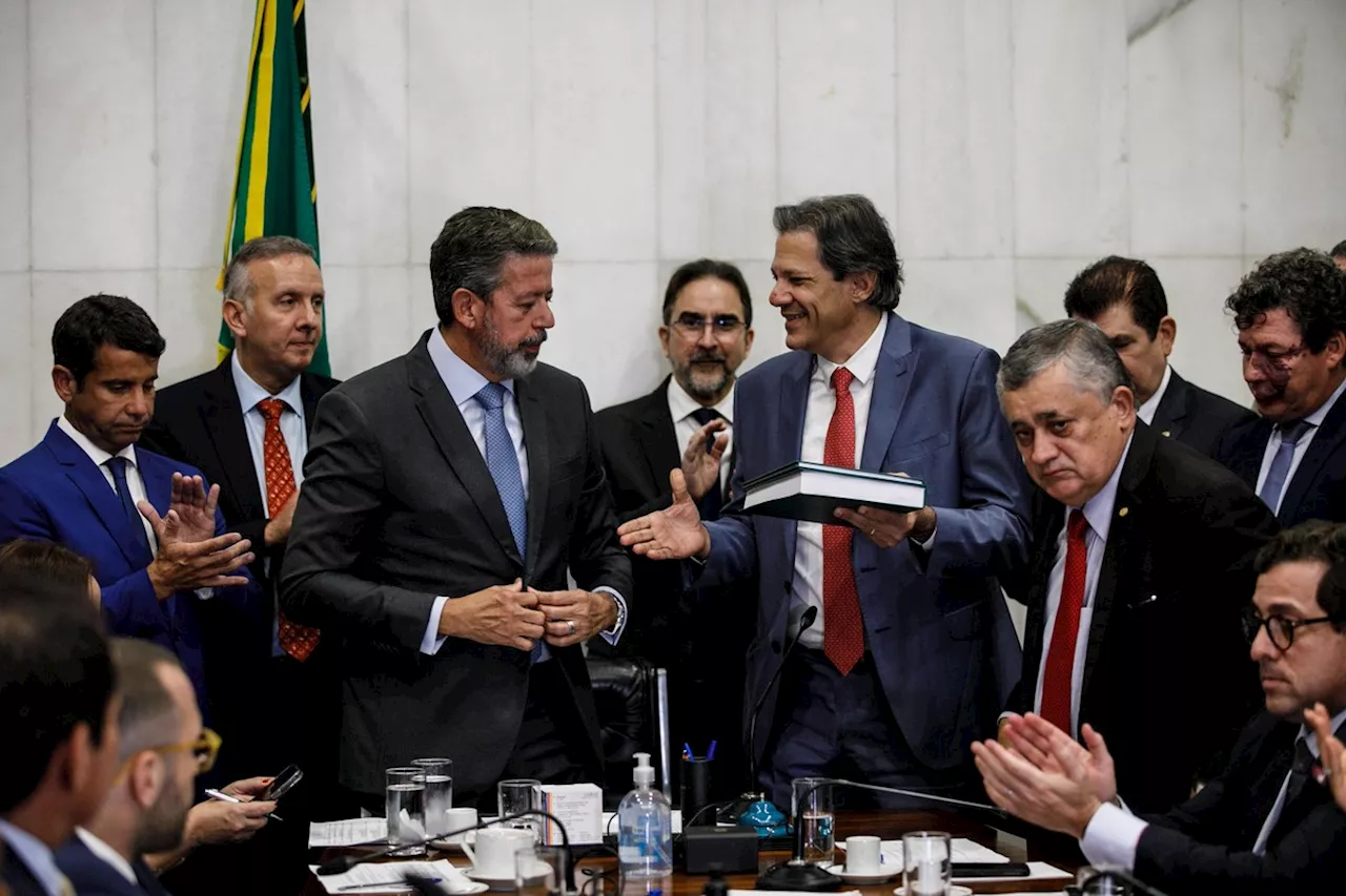 Haddad apresenta regulamentação da Reforma Tributária ao Congresso; Fazenda estima alíquota média de 26,5%