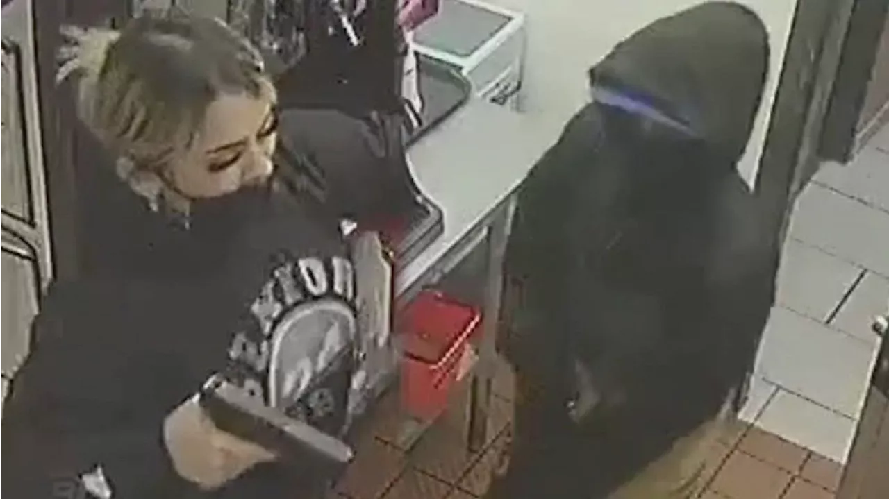 SAPD searching for suspects who allegedly robbed a south-side fast food restaurant