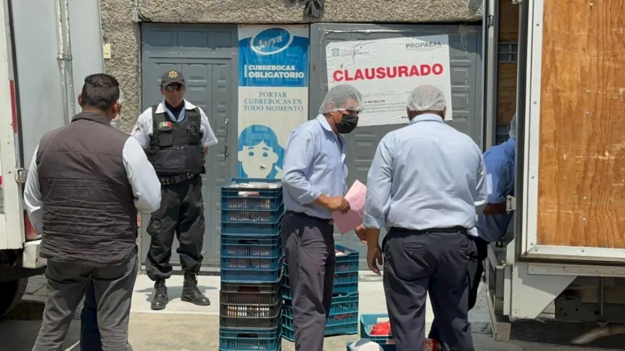 Suspenden empresa relacionada a contaminación de coladeras en Neza