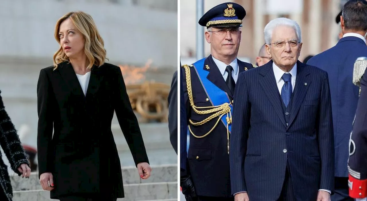 25 aprile, Giorgia Meloni e Sergio Mattarella all'Altare della Patria. La premier: «La fine del fascismo pose