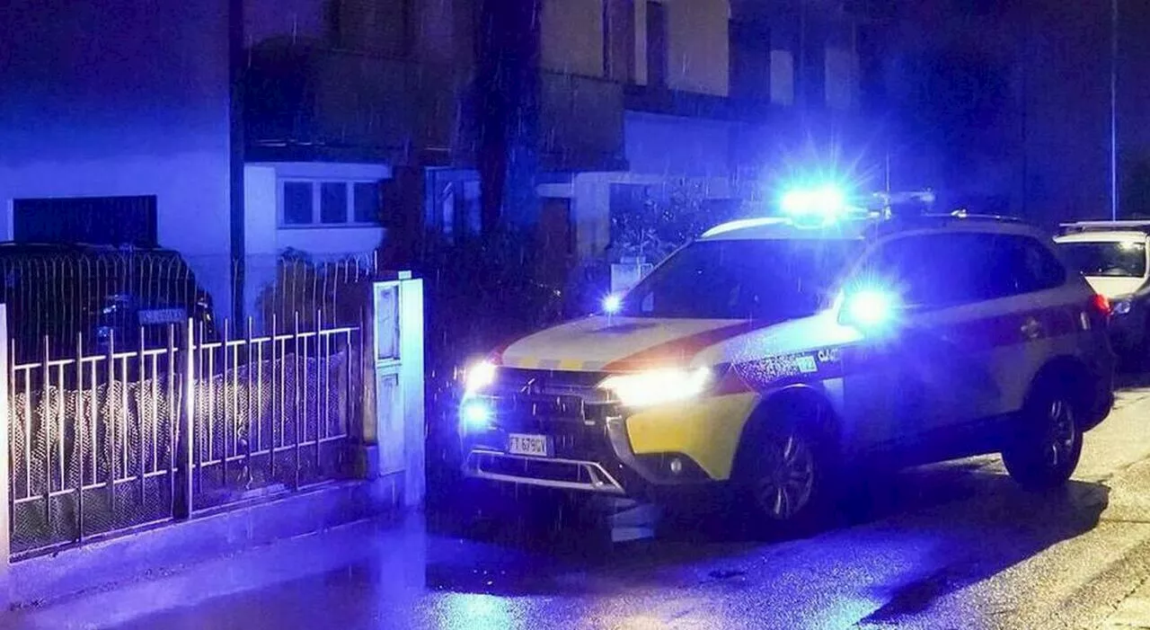 Tragedia a Conegliano: precipita dal quarto piano e muore. Era uscito in terrazza a fumare, la moglie sviene p