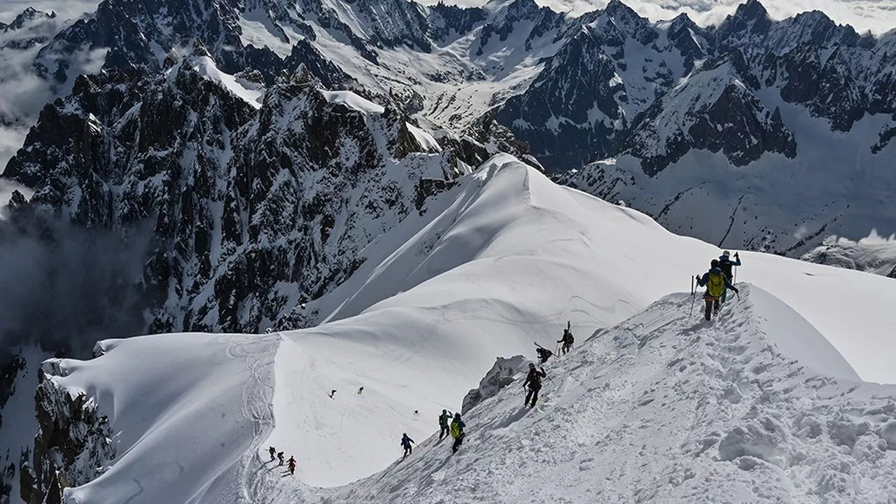 Surtourisme : l'édifiante bataille du Mont-Blanc