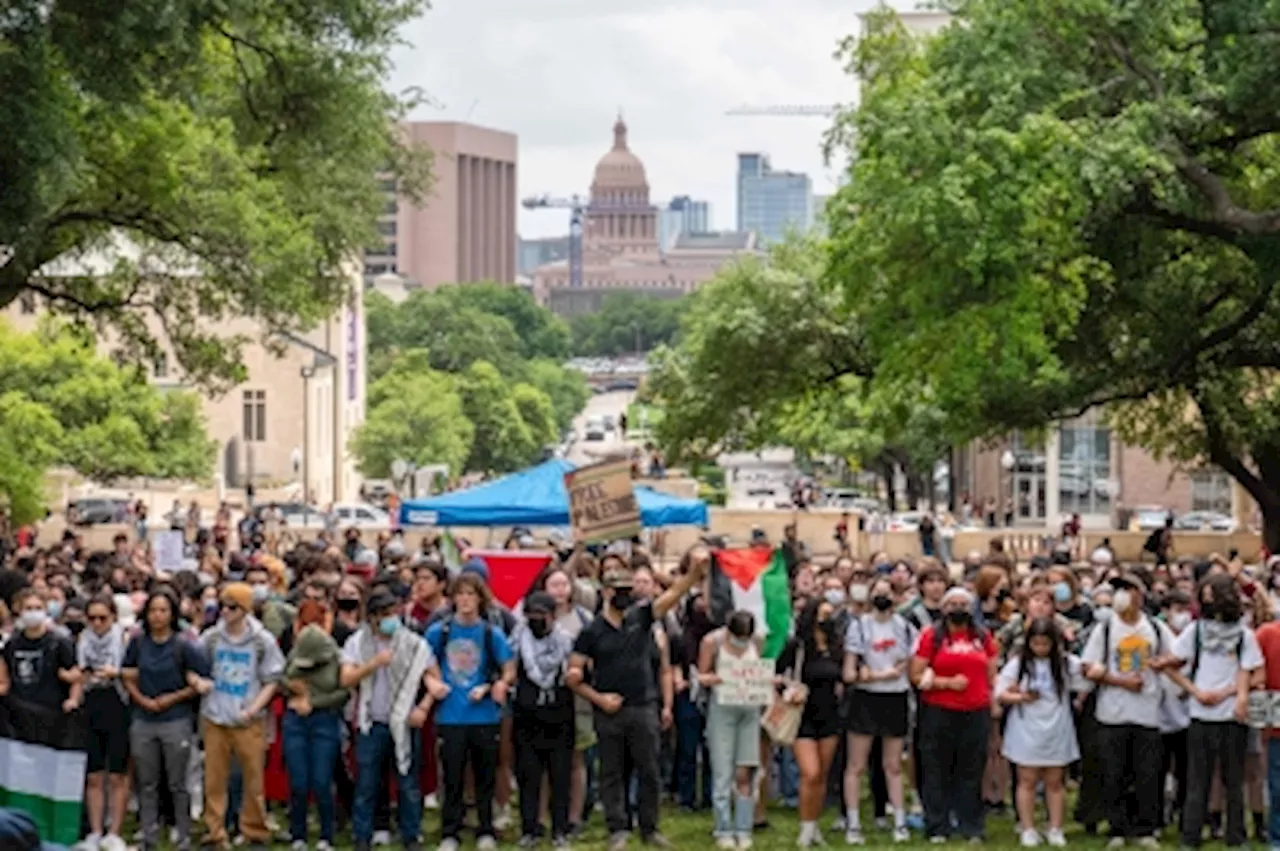 Tensions rise as US pro-Palestinian student protests spread, police faceoffs in Texas and California