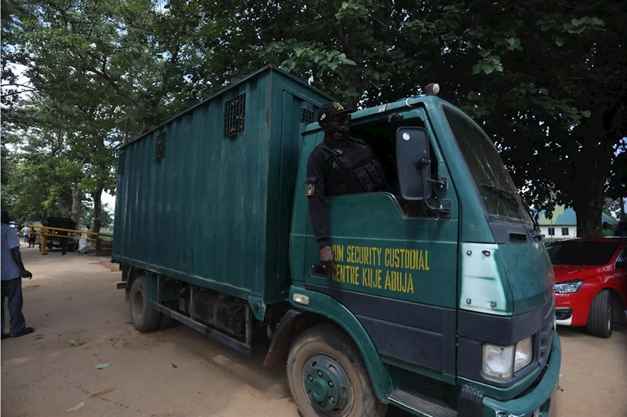 118 inmates escape after rain damages Nigerian prison