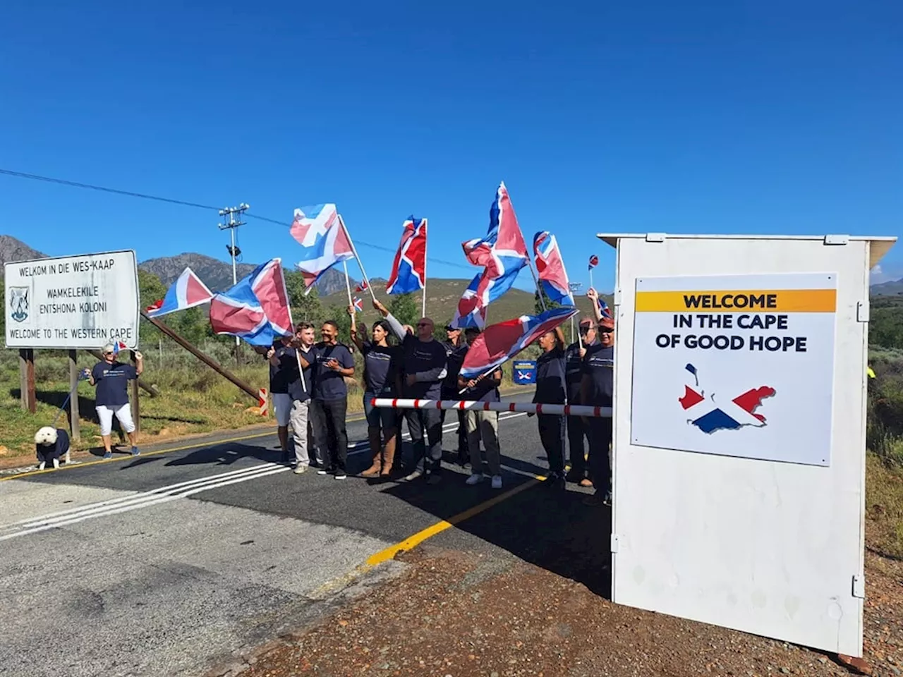 ANC fumes as Referendum Party's 'secessionist vigilantes' block R62 between Eastern Cape, Western Cape