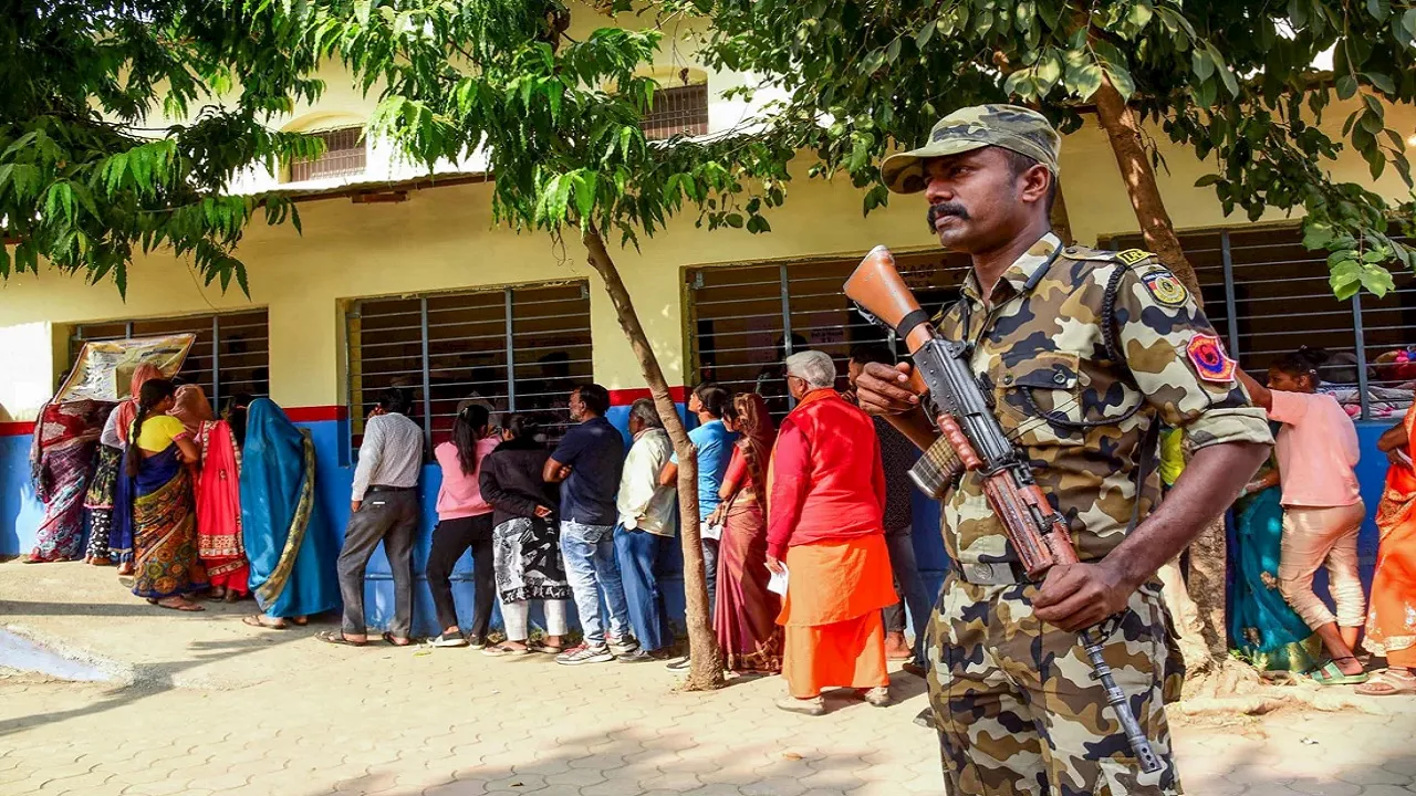 Lok Sabha Election: दूसरे चरण में 13 राज्यों की 88 सीटों पर वोटिंग, इन दिग्गजों की साख दांव पर