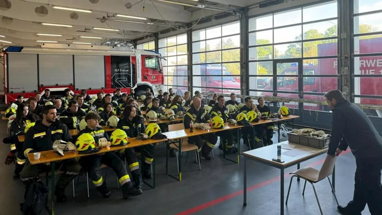 Neue Feuerwehrmänner und -frauen für den Bezirk St. Pölten