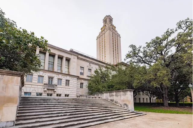 Critics lash out at Gov. Greg Abbott for journalist's arrest at UT protest