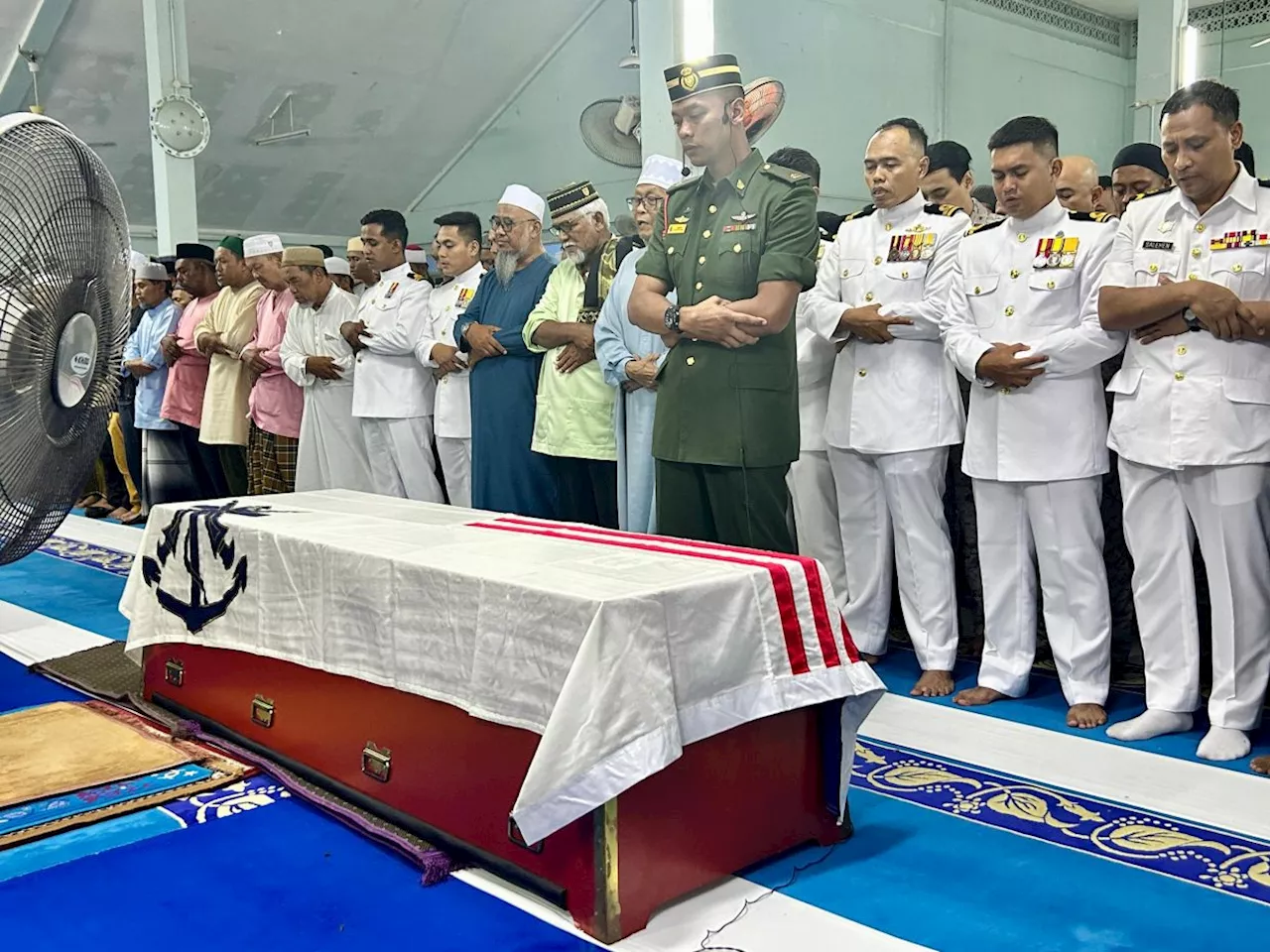 Copter tragedy: Squadron 502 commander laid to rest at Felcra Bukit Kepong cemetery