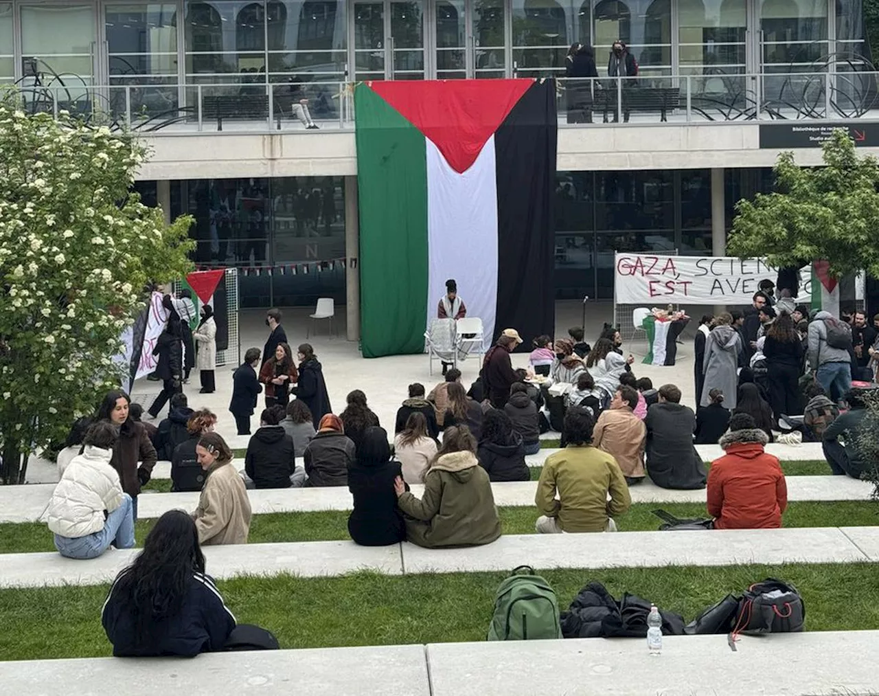 Un nouveau bâtiment de Sciences-Po Paris occupé par des étudiants pro-palestiniens