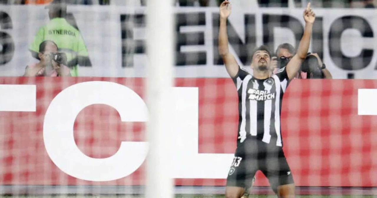 Botafogo tira invencibilidade do Universitario e avisa que está vivo na Libertadores