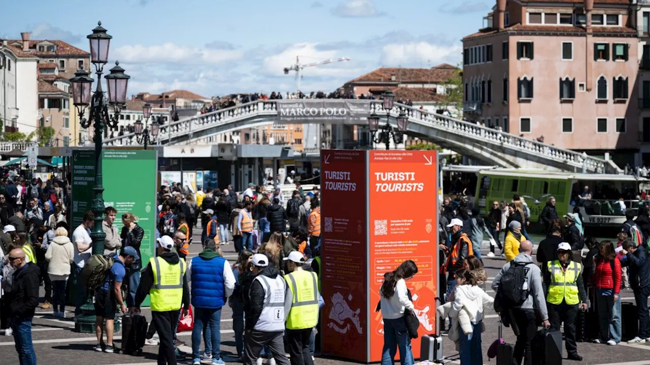 Tourists blindsided by £170 fine on first day of Venice entry fee