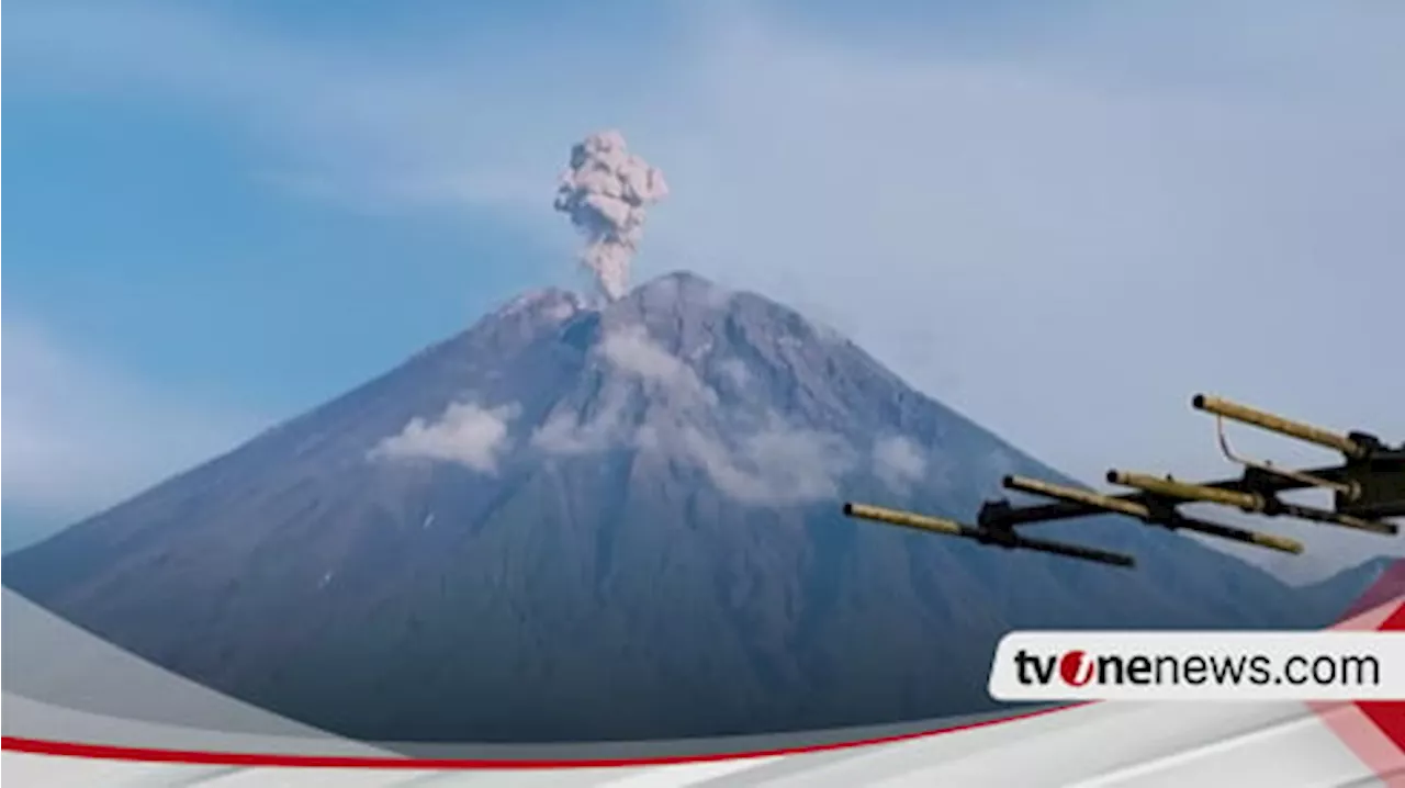 Gunung Semeru Erupsi Empat Kali Muntahkan Abu hingga 1.000 Meter