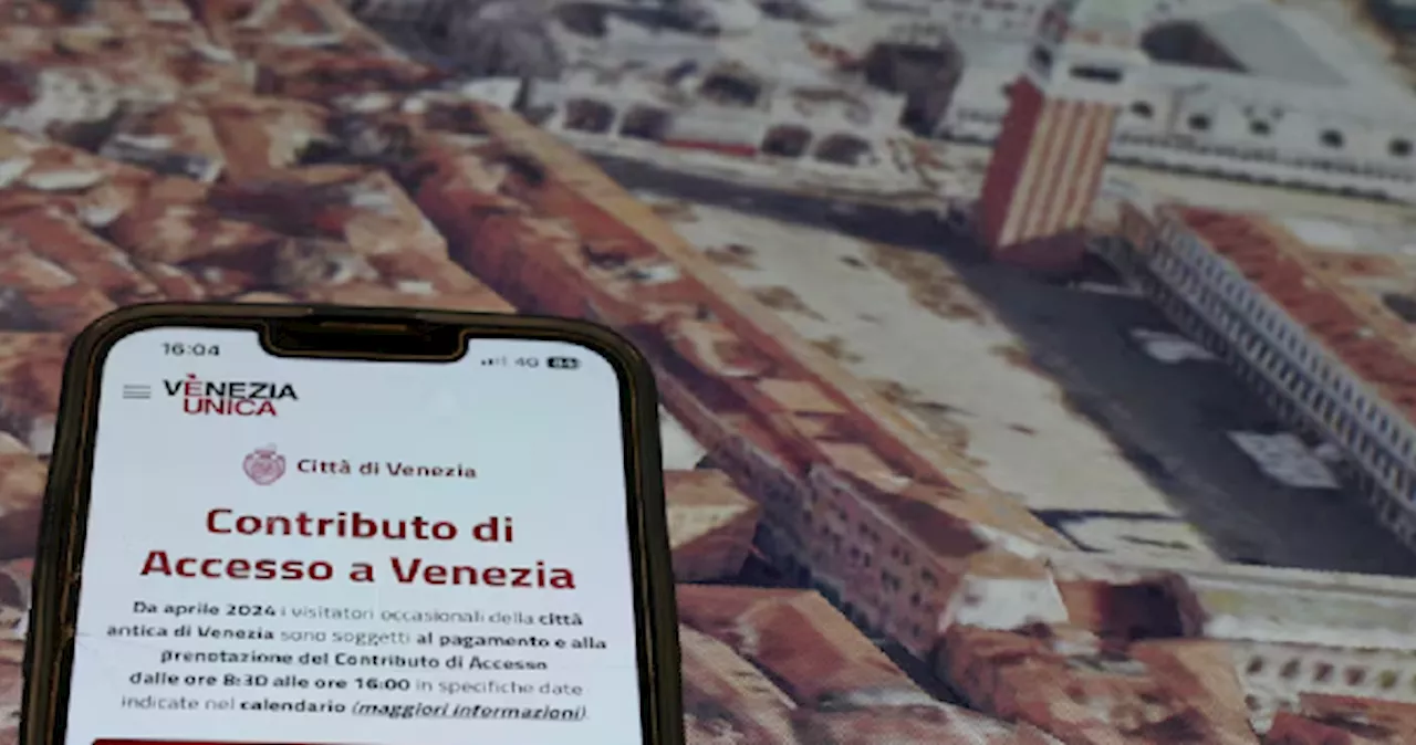 Overcrowded Venice introduces first payment charge for tourists