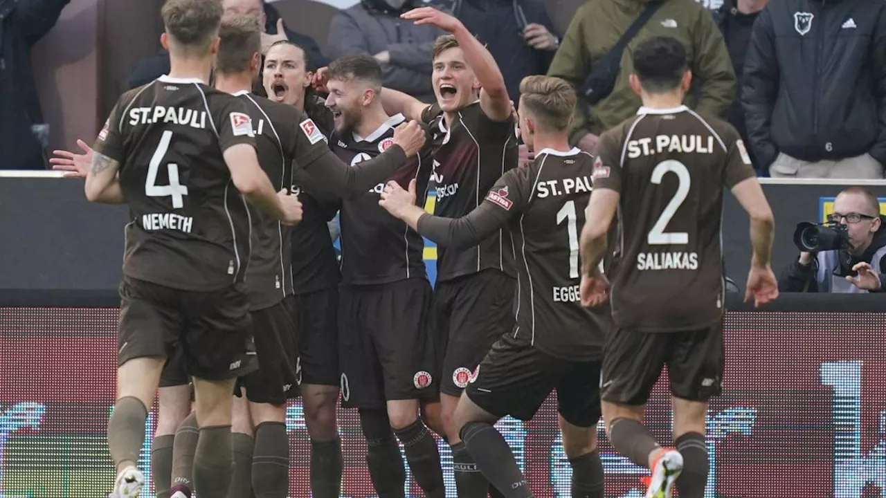 Wieder Tabellenführer: Pauli müht sich zu 1:0 gegen Rostock