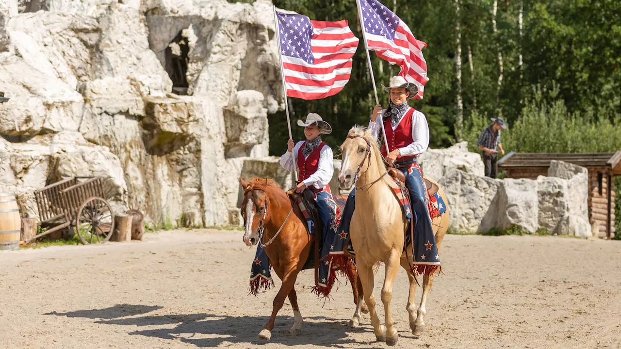 14 Wochen nach Großbrand: Cowboys reiten wieder in Pullman City