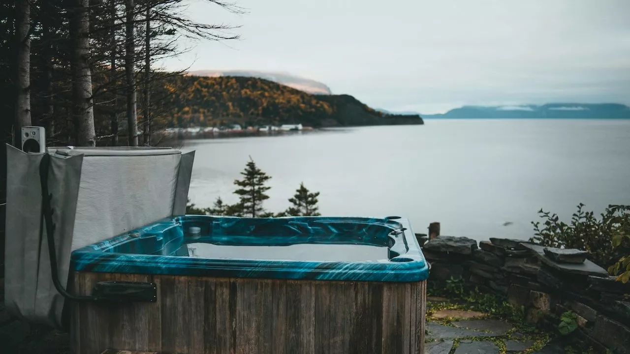 10 private hot tub getaways in the Western Cape to sink into