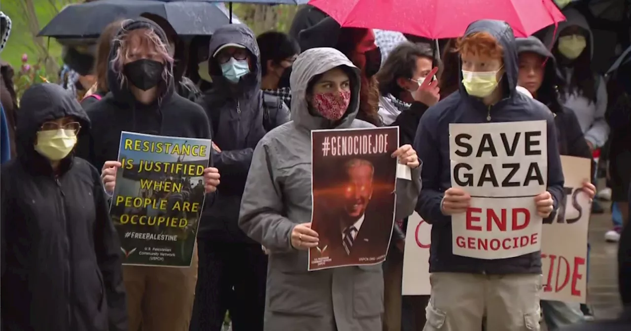 University of Chicago students hold pro-Palestinian rally, demand divestment from Israel