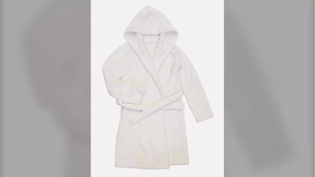 From faulty kids' cribs to flammable kids' bathrobes, here are the recalls of the week