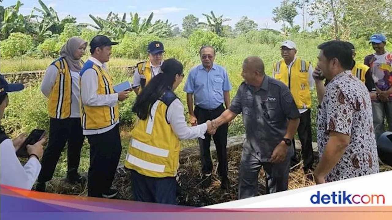 Kementerian PUPR Tinjau Lokasi-Cek Administrasi Proyek Stadion Sudiang