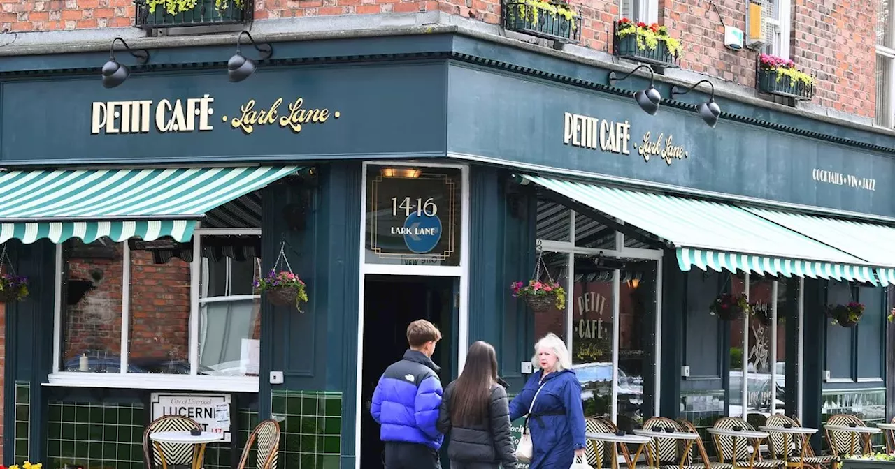 New Lark Lane bar packed out within minutes of impromptu opening