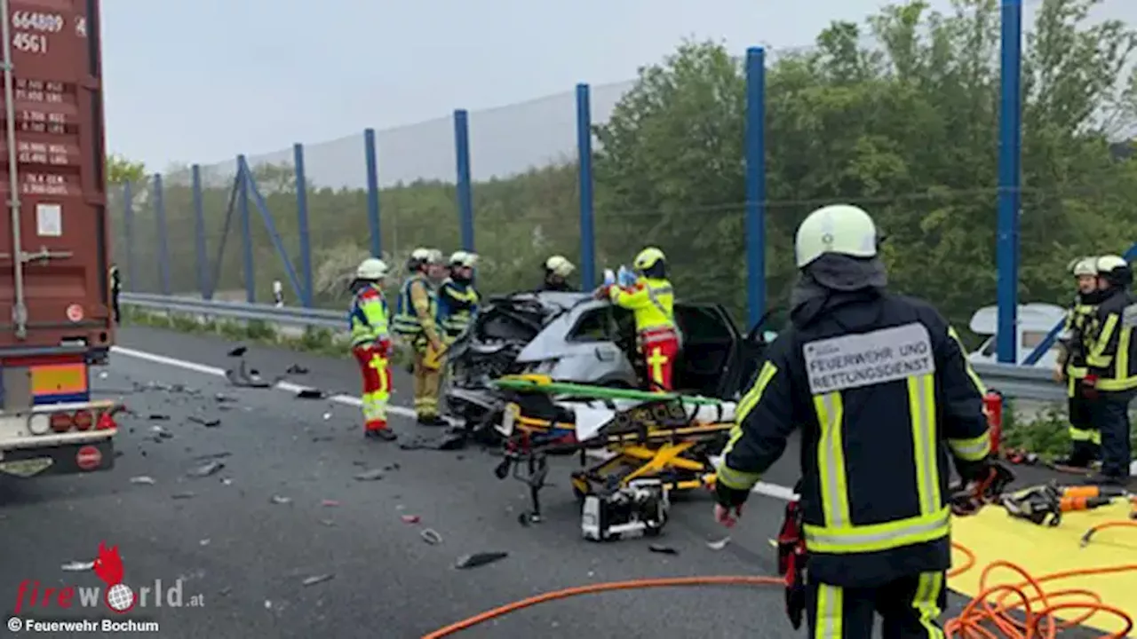 D: Eingeschlossene Person bei Pkw-Lkw-Unfall auf der BAB 448 in Bochum