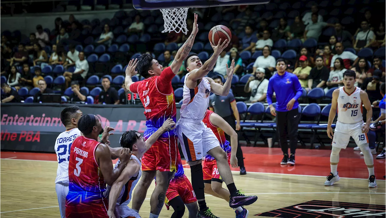 Meralco arrests slump, holds off Phoenix to keep playoff hopes alive