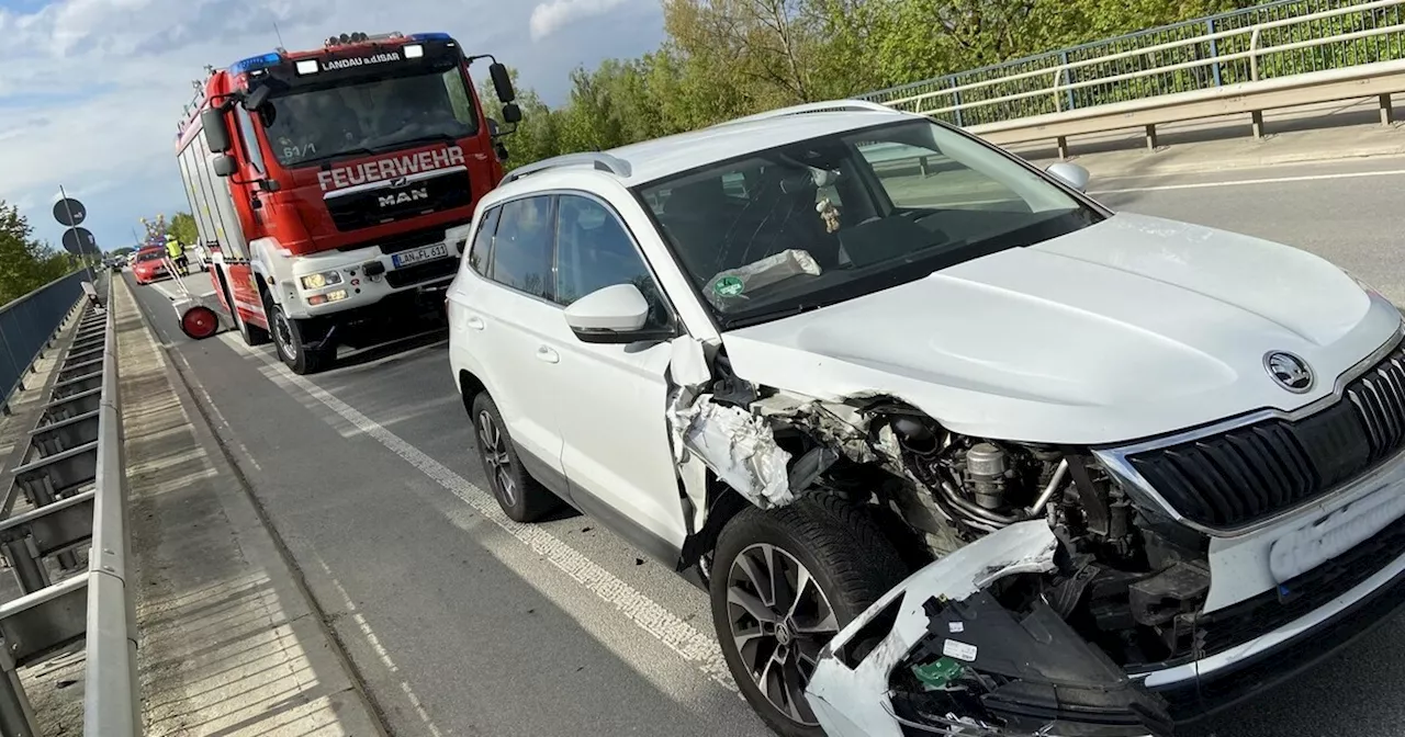 Landauer Polizei sucht den Lastwagen, der einen Zwillingsreifen verloren hat