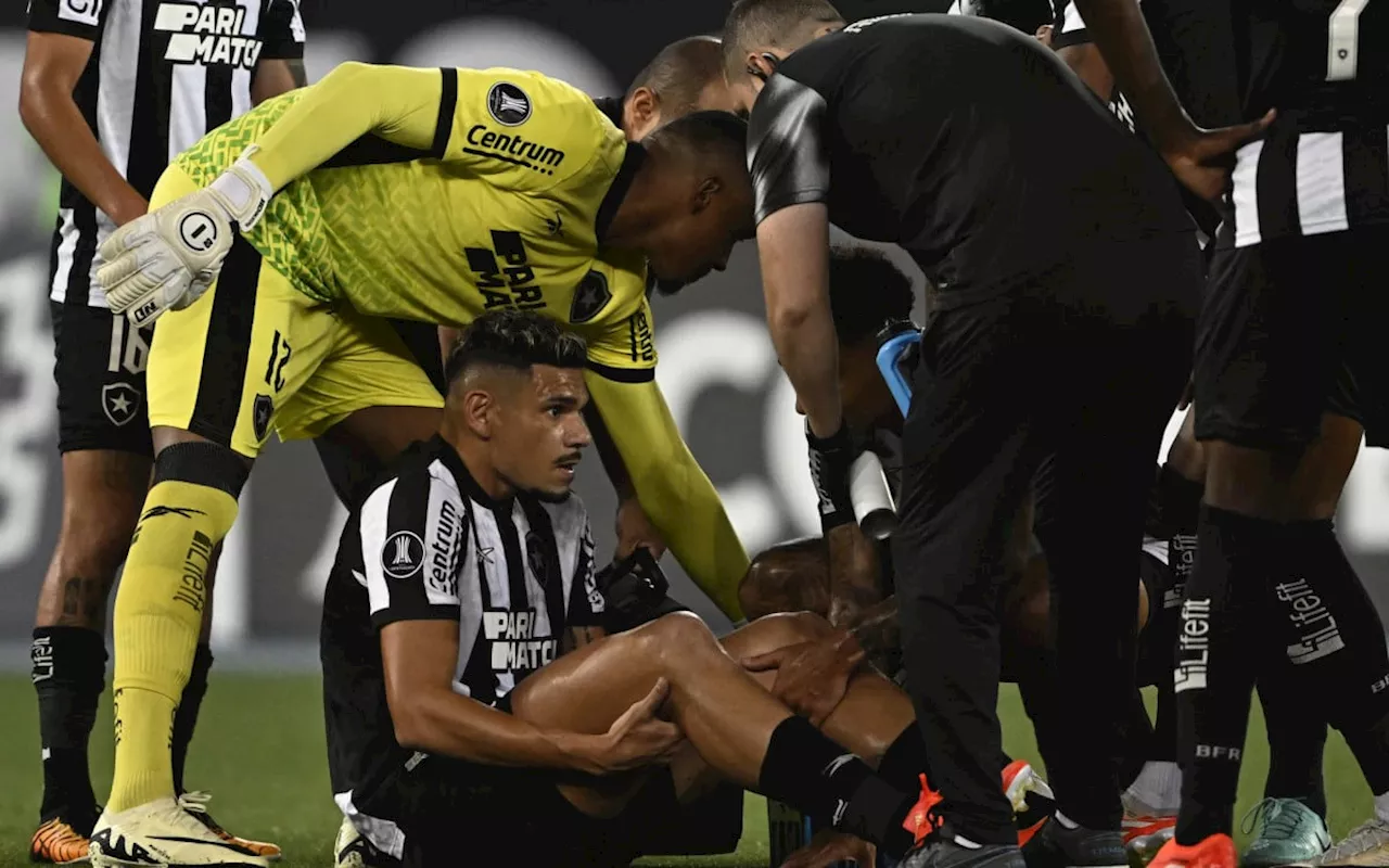 Tiquinho Soares desfalcará o Botafogo por até seis semanas