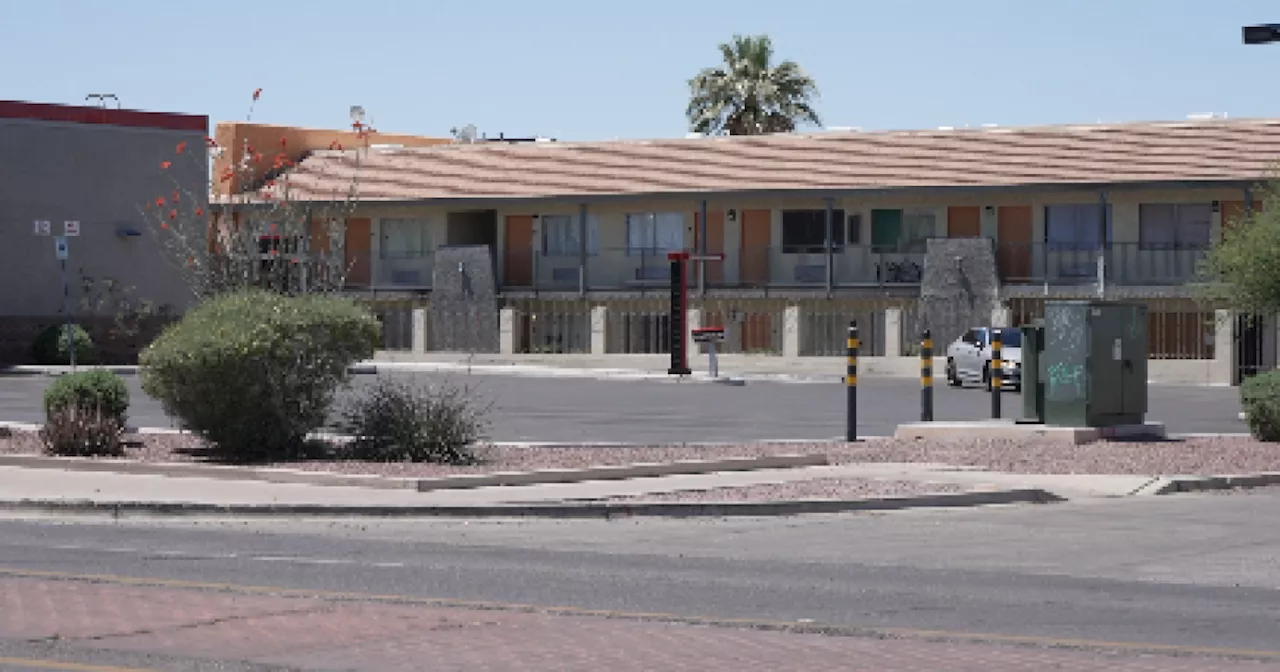 'Slumlords out of South Tucson NOW:' Casa Maria workers lead protest with community