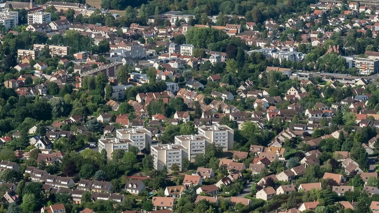 Dans les Yvelines, fortes tensions autour d'un projet d'installation d'une antenne Free