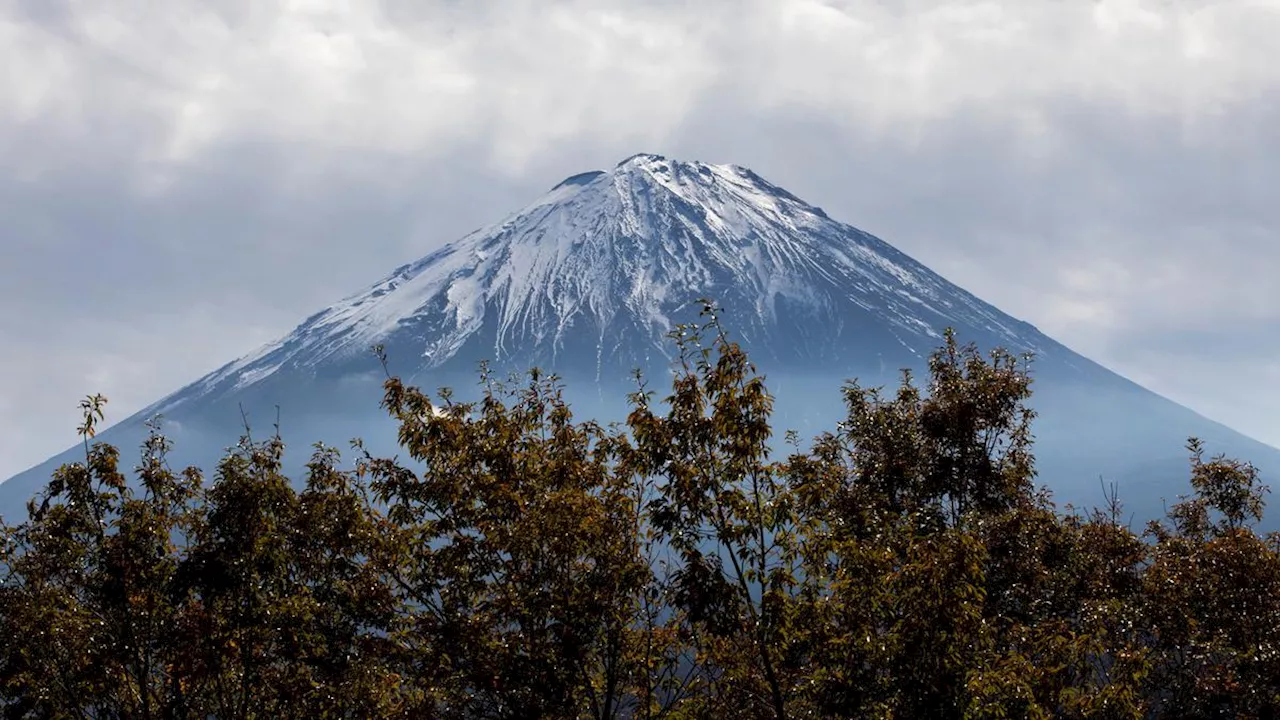 Jepang Blokir Spot Foto Populer Gunung Fuji lantaran Turis Tidak Taat Peraturan