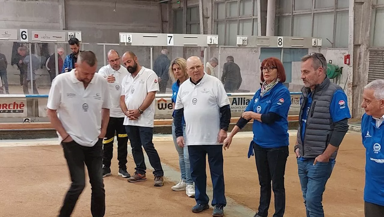 Les boulistes réunis place du Posterlon autour du 67e grand prix à Bagnols-sur-Cèze