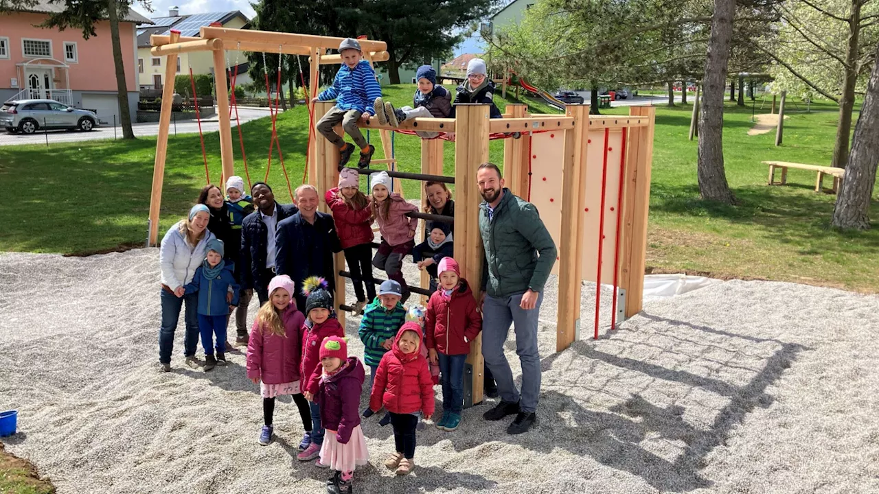 „Blumberger-Spielplatz“ in Waidhofen um acht Spielgeräte erweitert