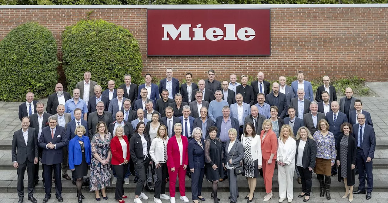 Gütersloher Unternehmen Miele ehrt 217 Mitarbeiter aus 13 Ländern