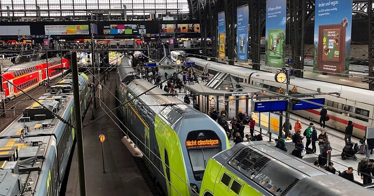 Unfall mit Bauzug - Chaos am Hamburger Hauptbahnhof