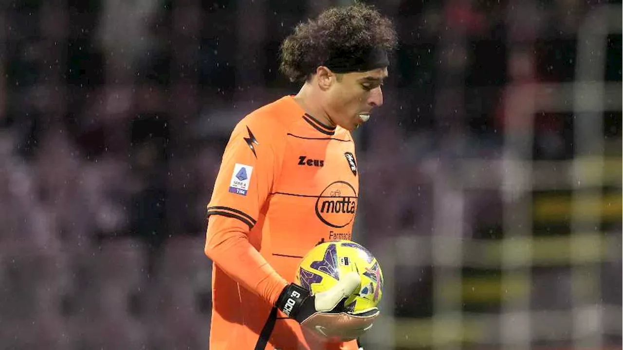 Guillermo Ochoa: Los números del portero mexicano en su última temporada con Salernitana