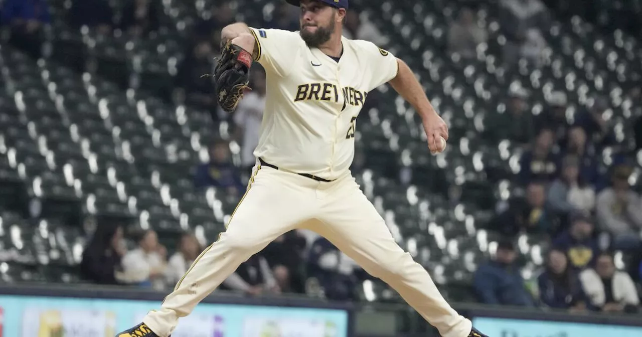 Abridor de los Cerveceros Wade Miley reconoce que necesita una cirugía Tommy John